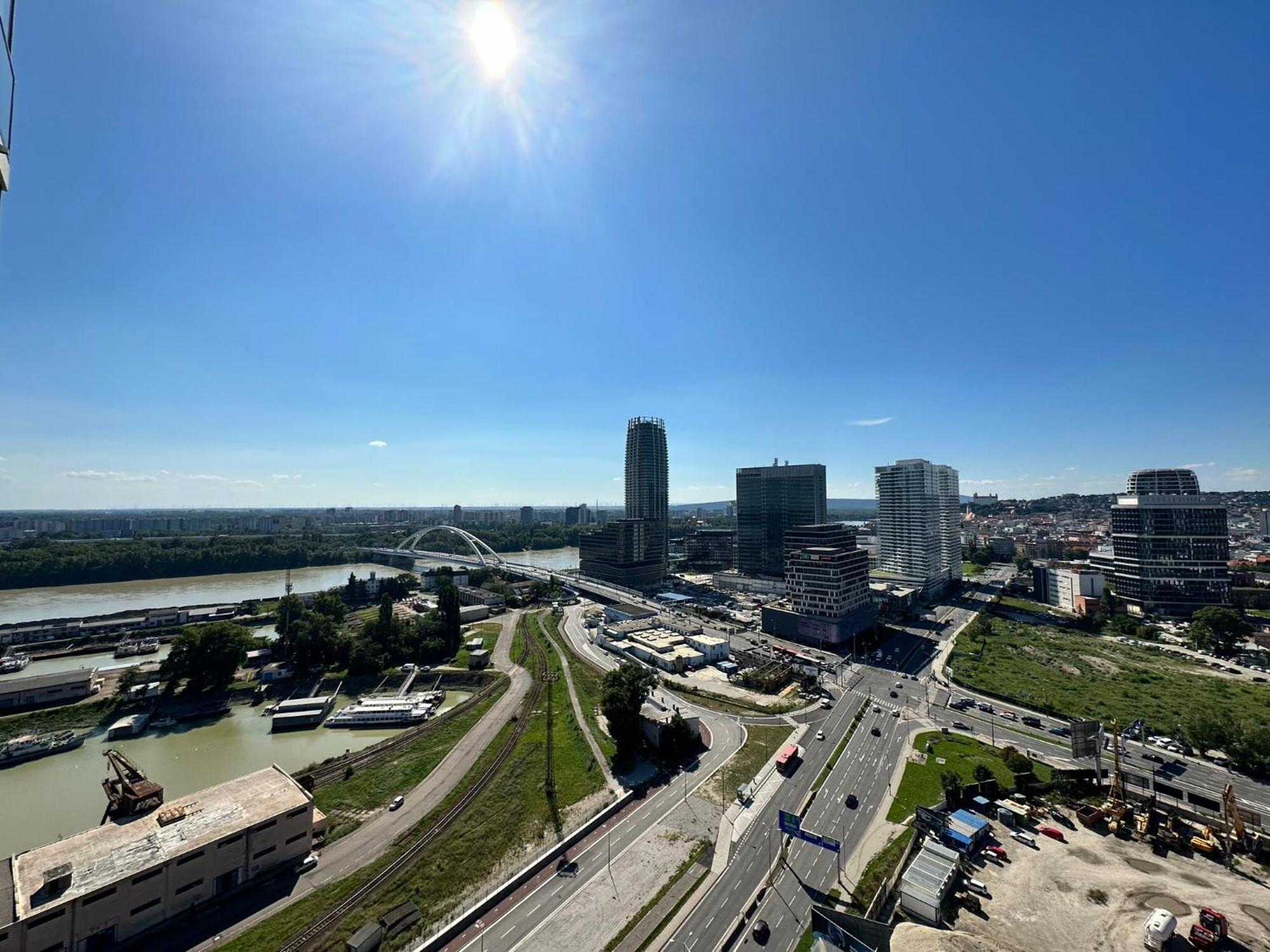 Vyhlad Na Mesto, 24. Poschodie, Free Parking Bratislava Exterior foto